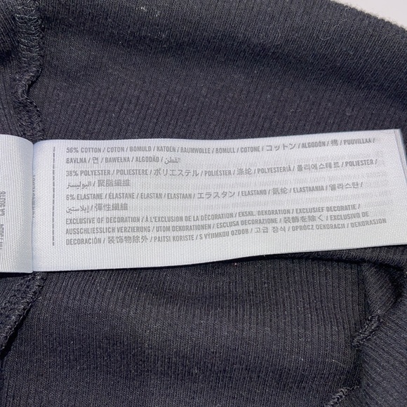 🛑SOLD🛑 Hollister Off-the-Shoulder Cropped T-shirt S - Picture 4 of 4